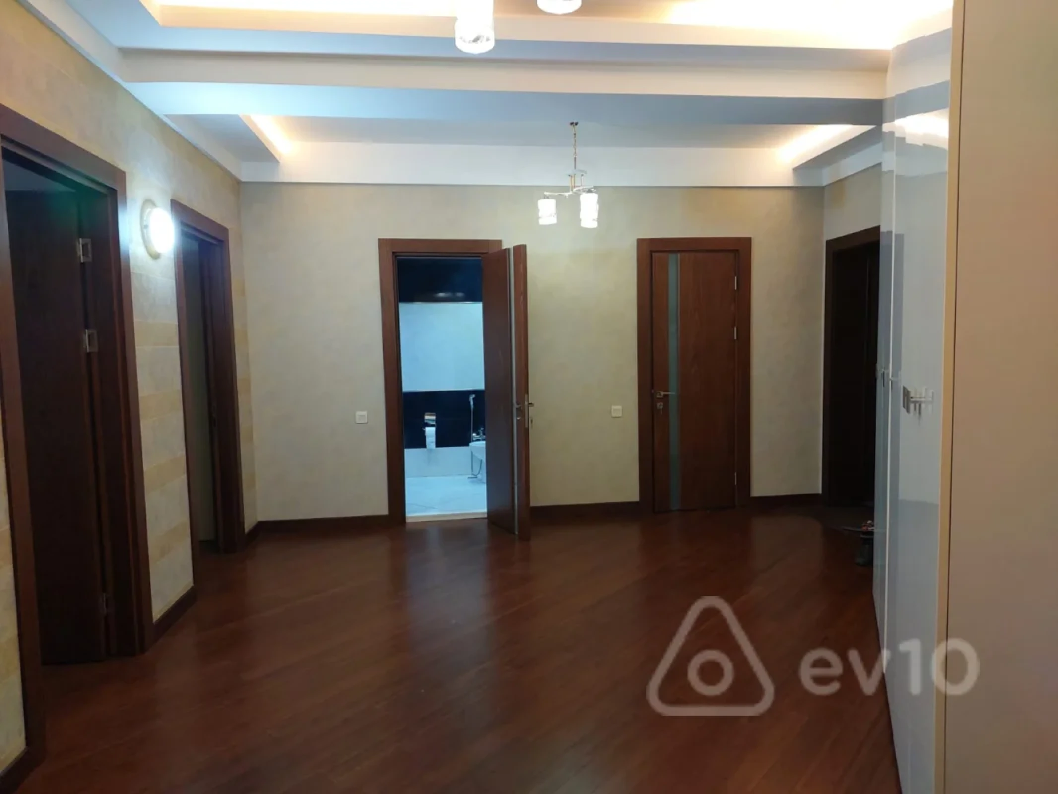 Kirayə verilir 2 otaqlı yeni tikili 113 m²