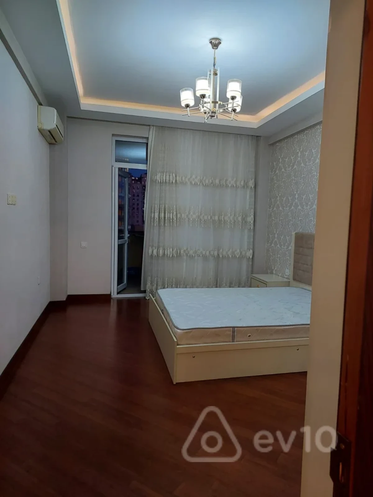Kirayə verilir 2 otaqlı yeni tikili 113 m²