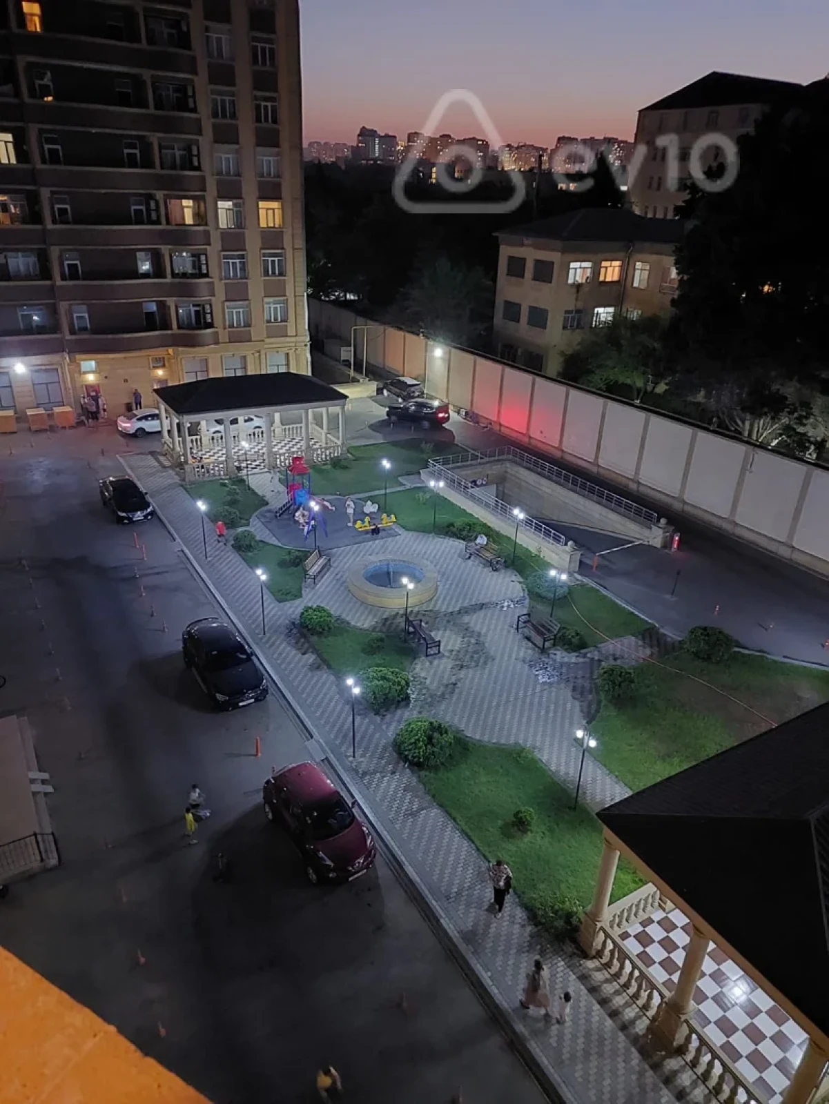 Kirayə verilir 2 otaqlı yeni tikili 113 m²