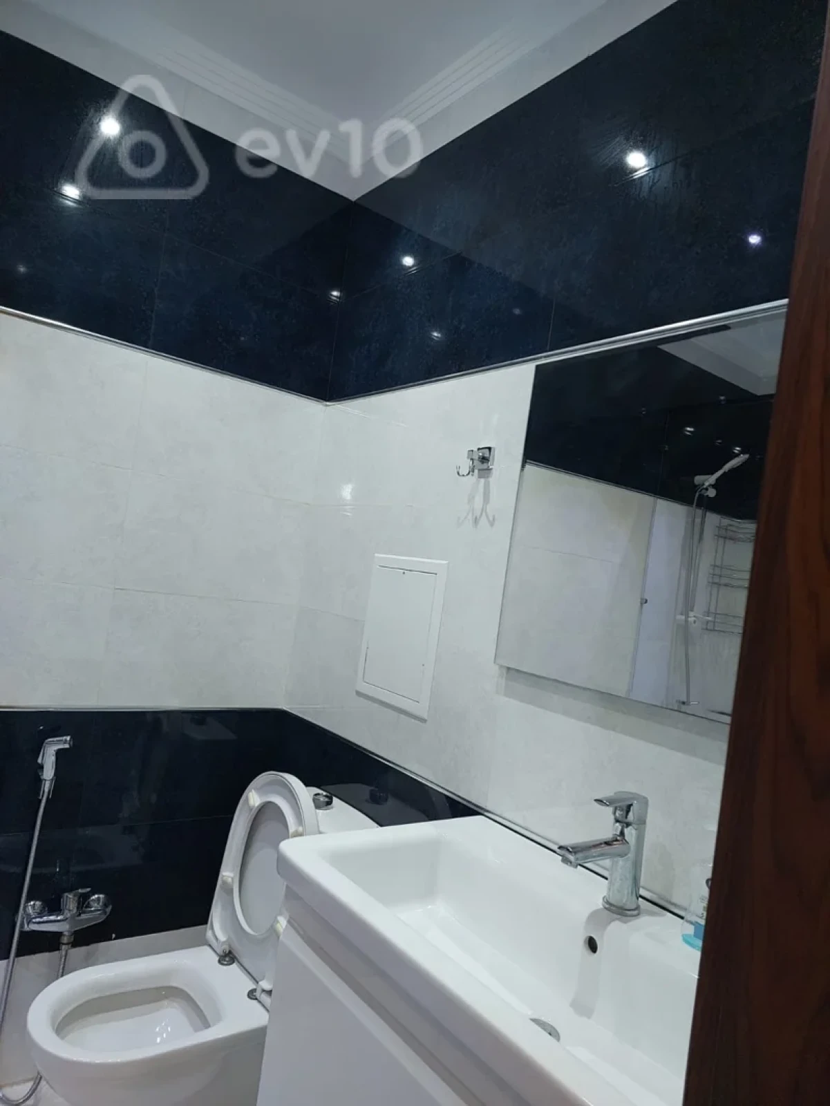 Kirayə verilir 2 otaqlı yeni tikili 113 m²