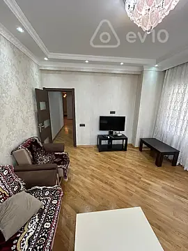 Kirayə verilir 3 otaqlı yeni tikili 80 m²