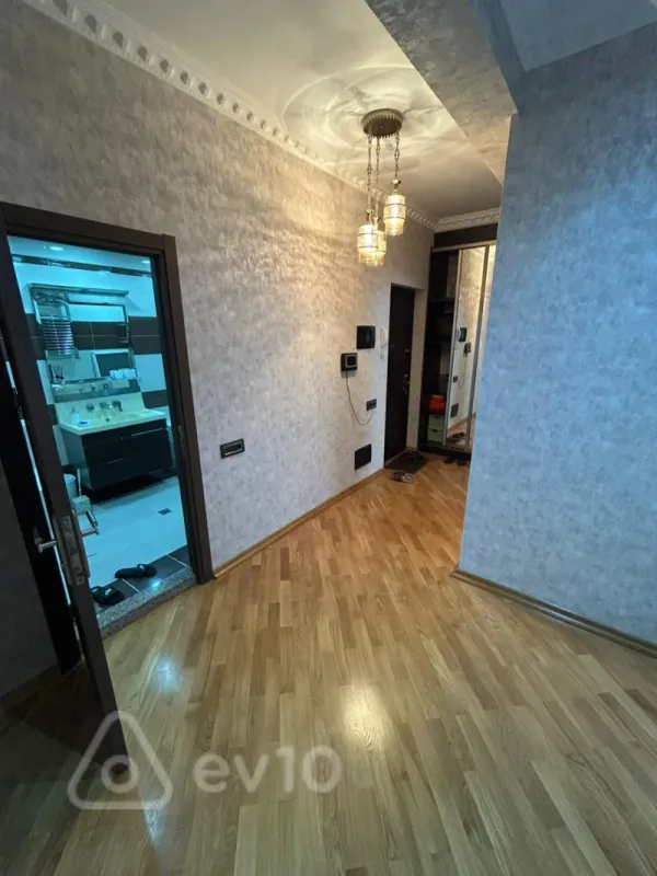 Kirayə verilir 3 otaqlı yeni tikili 80 m²