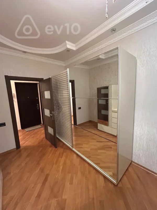 Kirayə verilir 3 otaqlı yeni tikili 80 m²