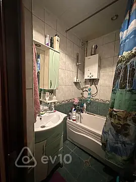 Kirayə verilir 2 otaqlı köhnə tikili 45 m²