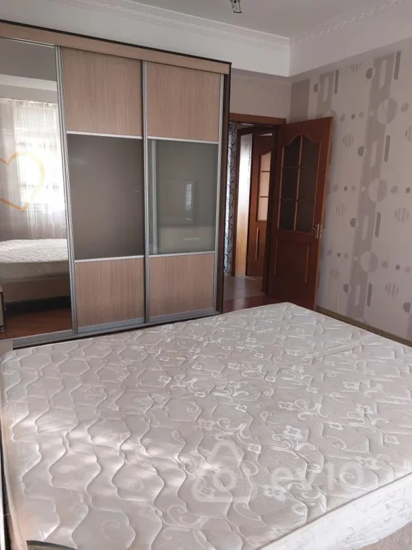 Kirayə verilir 3 otaqlı yeni tikili 121 m²