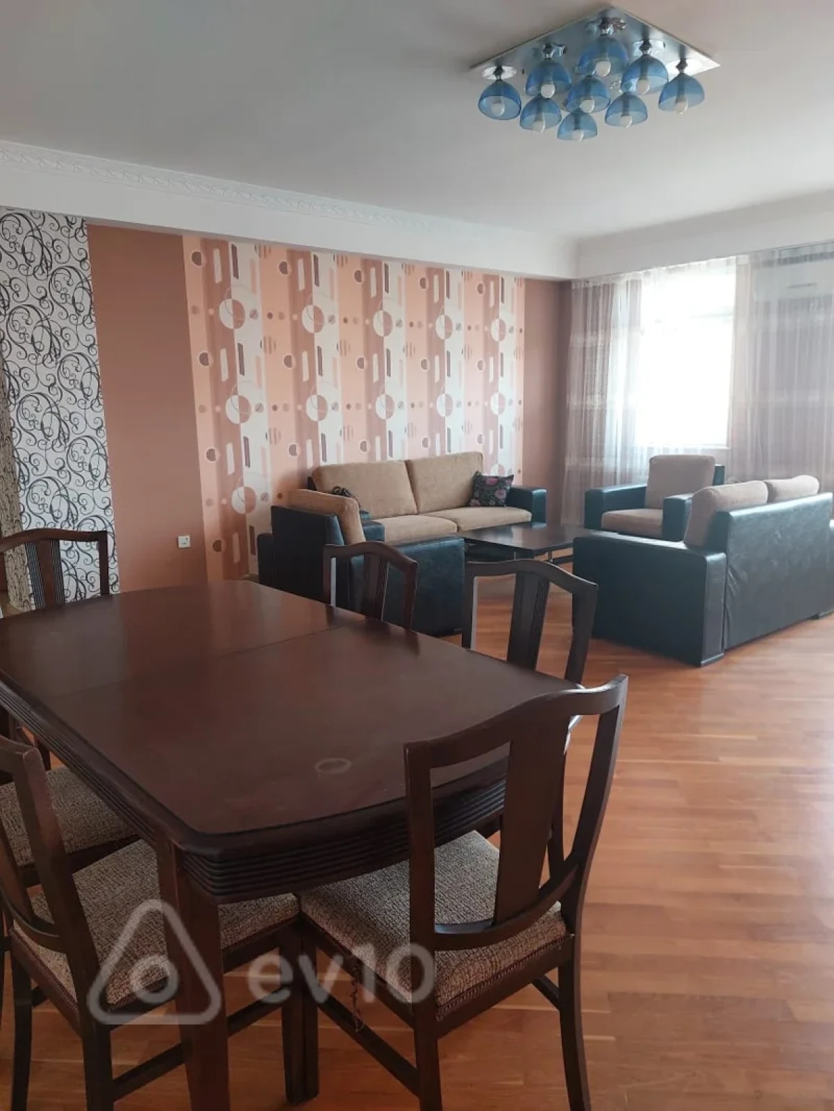 Kirayə verilir 3 otaqlı yeni tikili 121 m²