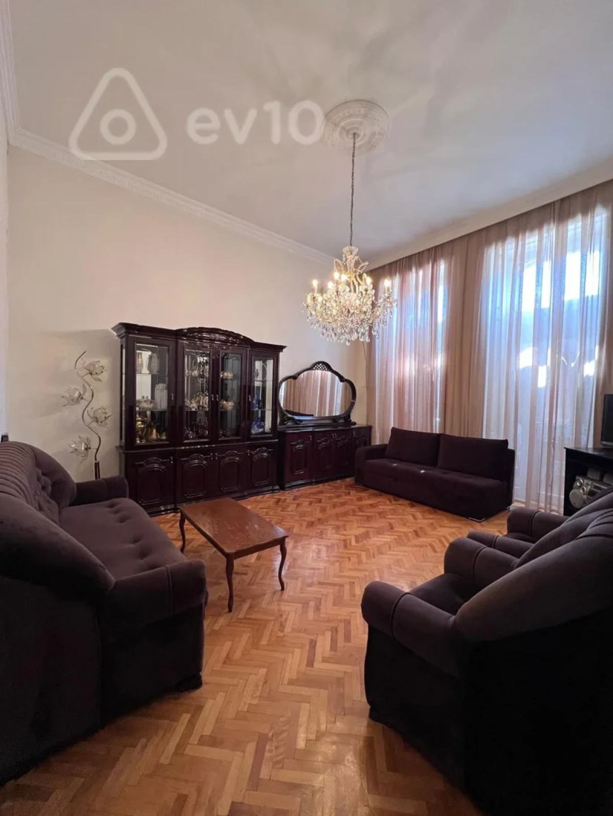 Satılır 2 otaqlı köhnə tikili 100 m²