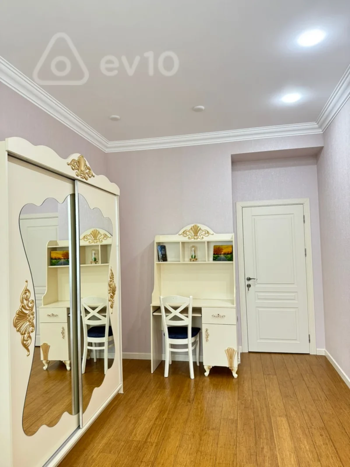 Kirayə verilir 3 otaqlı yeni tikili 91 m²