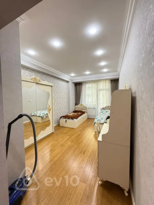 Kirayə verilir 3 otaqlı yeni tikili 91 m²
