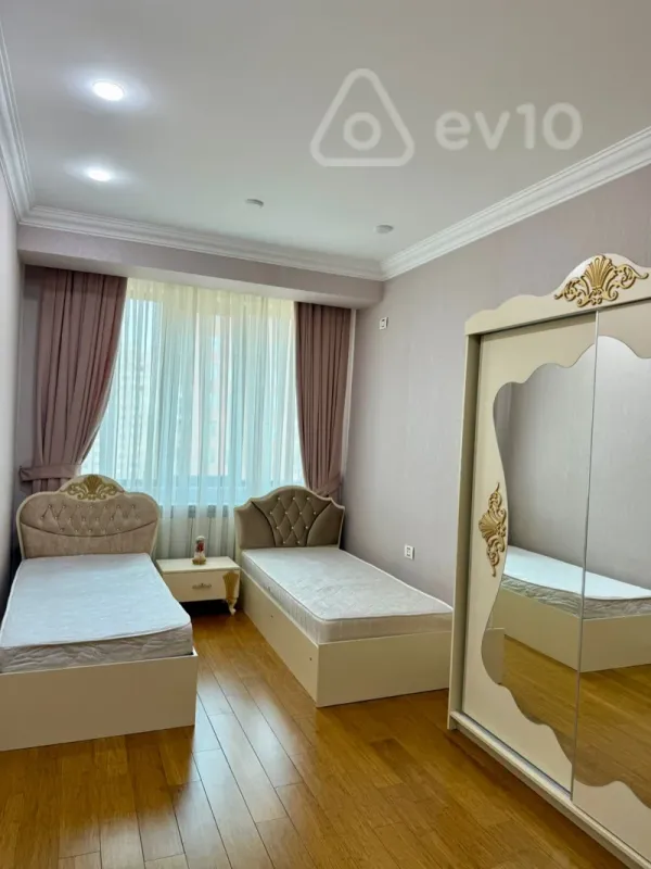 Kirayə verilir 3 otaqlı yeni tikili 91 m²
