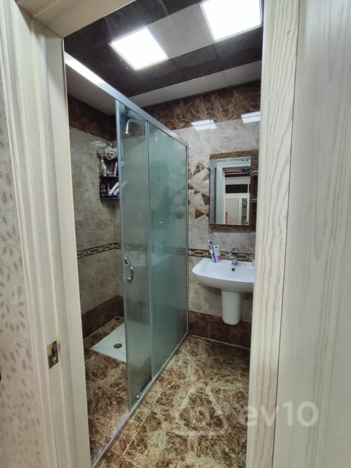 Satılır 2 otaqlı yeni tikili 70 m²