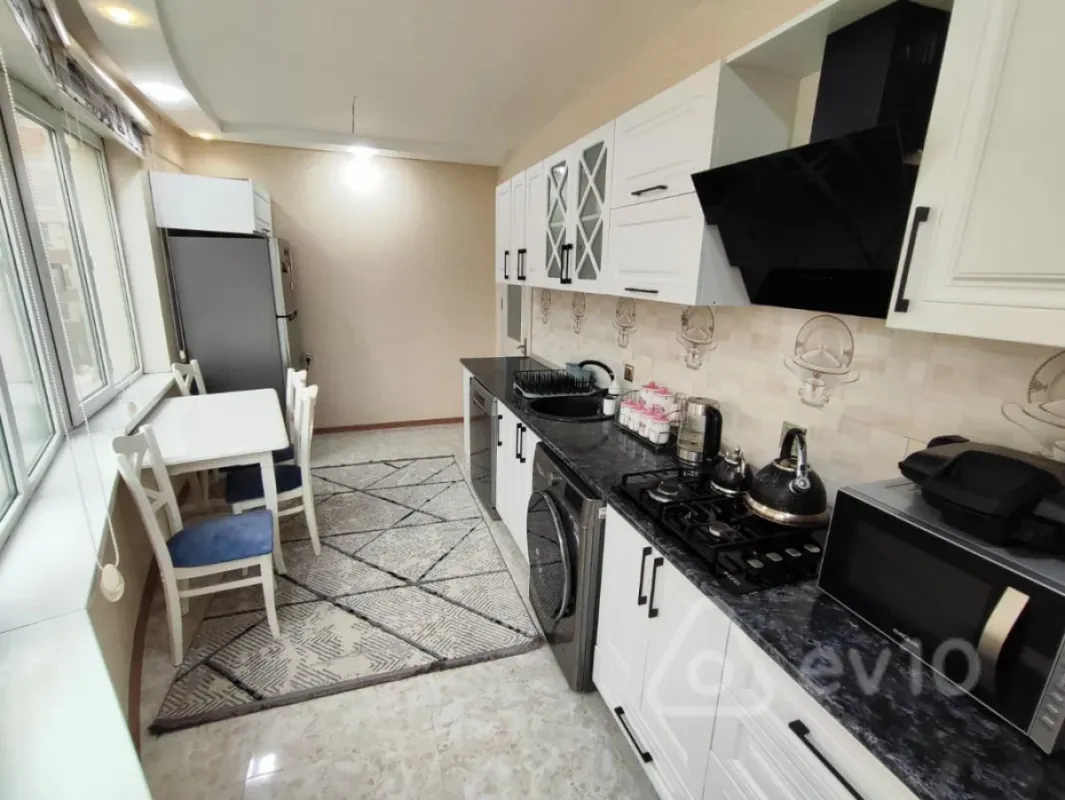 Satılır 2 otaqlı yeni tikili 70 m²