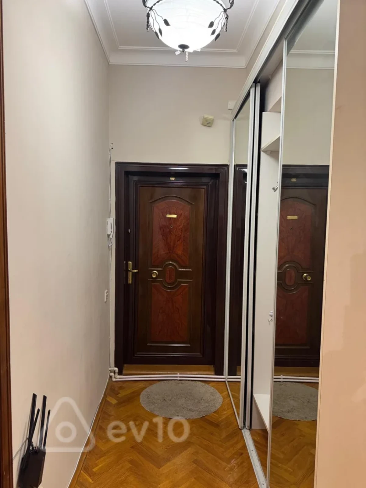 Kirayə verilir 3 otaqlı köhnə tikili 95 m²