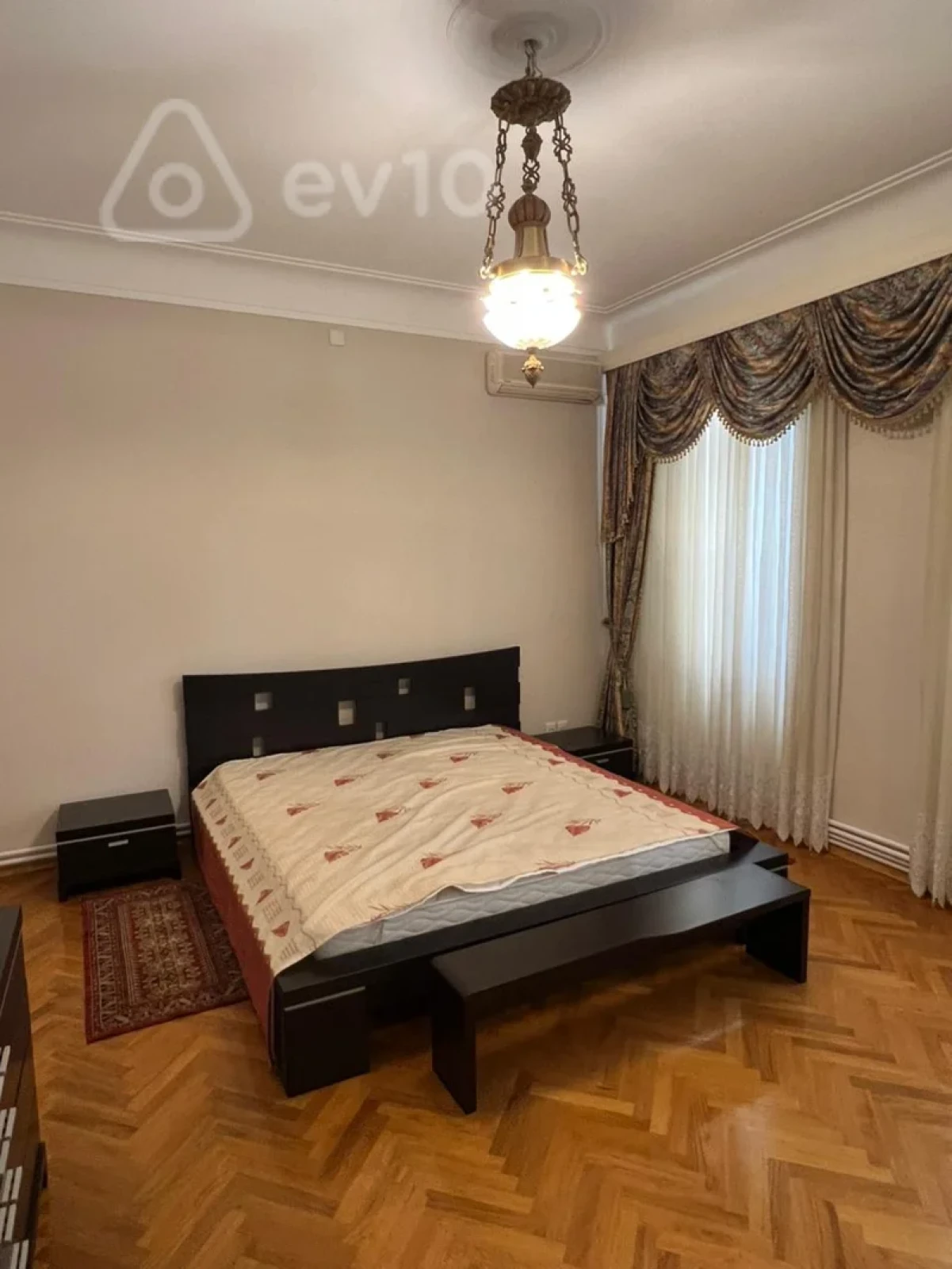 Kirayə verilir 3 otaqlı köhnə tikili 95 m²