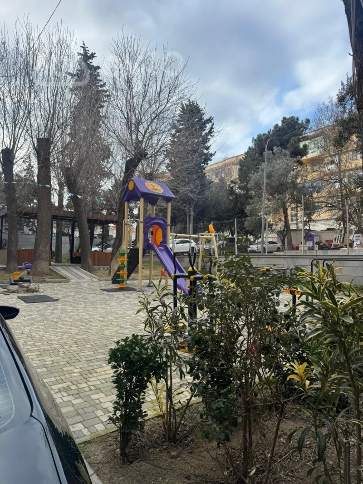 Kirayə verilir 3 otaqlı köhnə tikili 95 m²