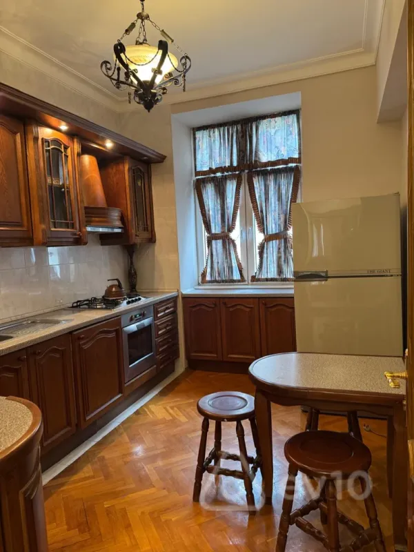 Kirayə verilir 3 otaqlı köhnə tikili 95 m²