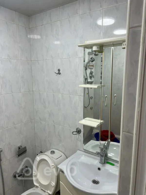 Kirayə verilir 3 otaqlı köhnə tikili 95 m²