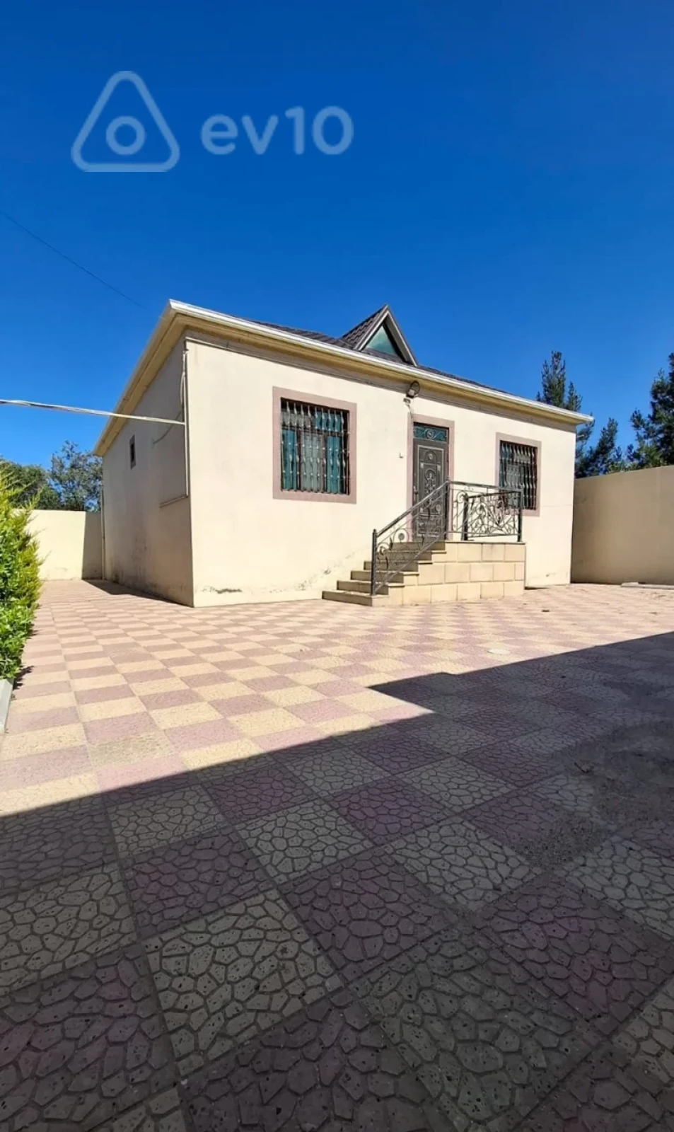 Satılır 3 otaqlı həyət evi 100 m²