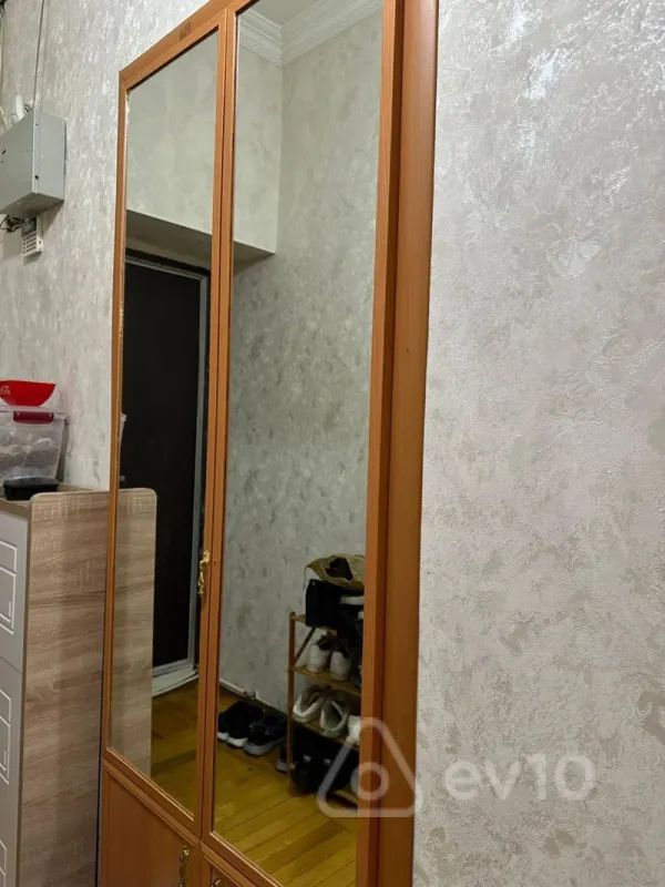 Kirayə verilir 3 otaqlı köhnə tikili 100 m²