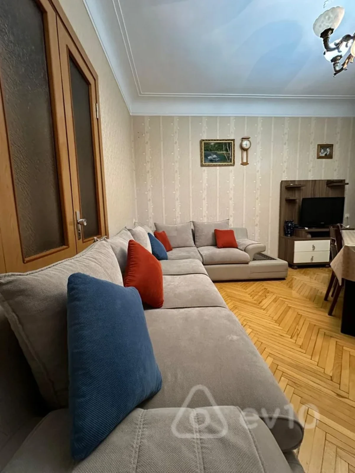 Kirayə verilir 3 otaqlı köhnə tikili 100 m²