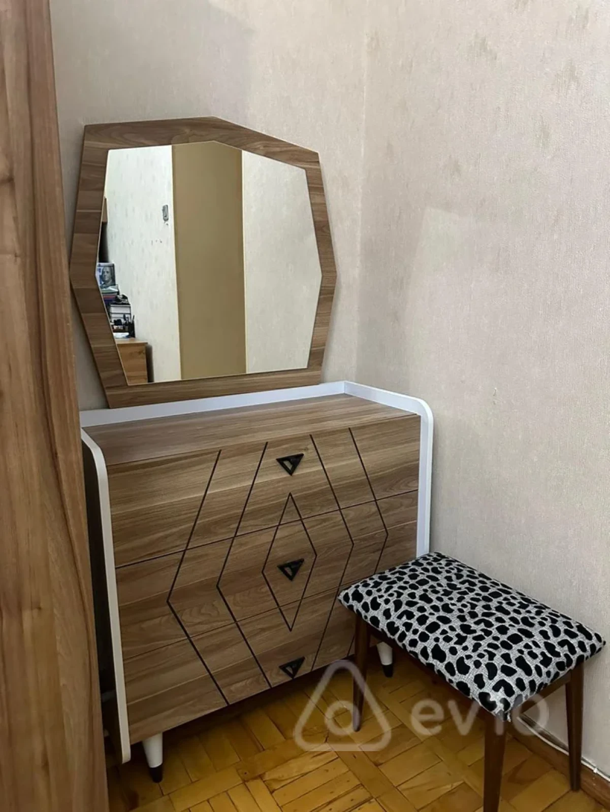 Kirayə verilir 3 otaqlı köhnə tikili 100 m²