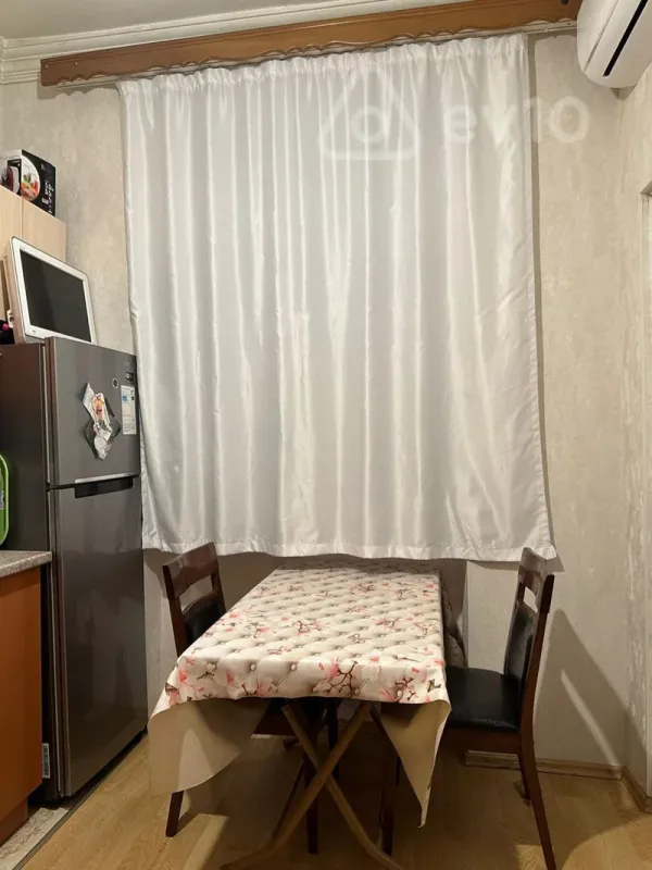 Kirayə verilir 3 otaqlı köhnə tikili 100 m²