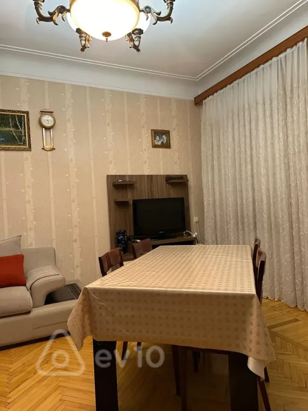 Kirayə verilir 3 otaqlı köhnə tikili 100 m²