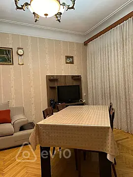 Kirayə verilir 3 otaqlı köhnə tikili 100 m²