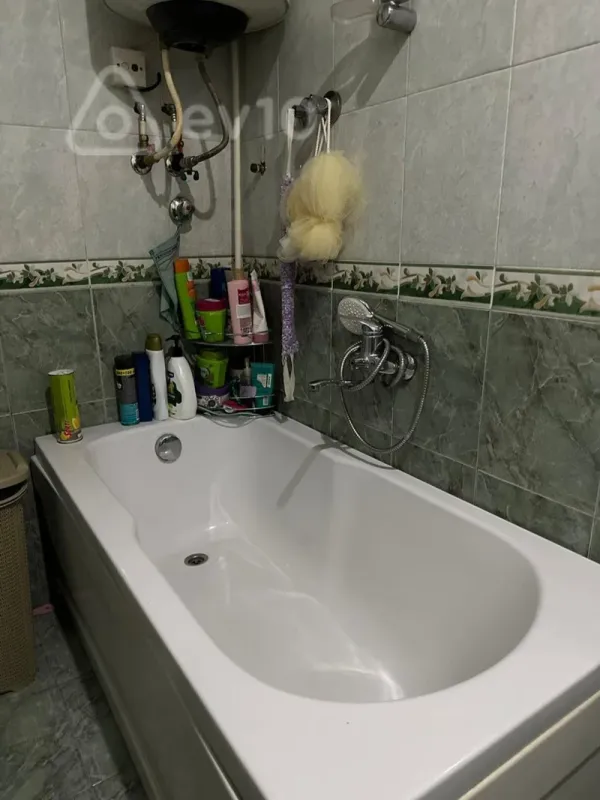 Kirayə verilir 3 otaqlı köhnə tikili 100 m²