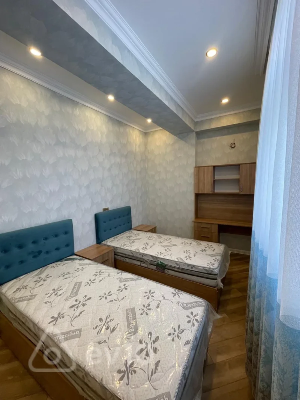 Kirayə verilir 4 otaqlı yeni tikili 130 m²