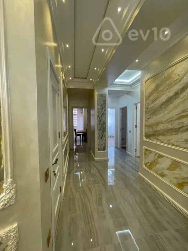 Kirayə verilir 4 otaqlı yeni tikili 130 m²