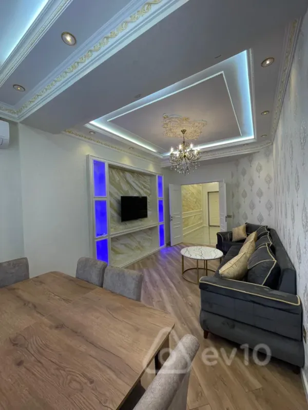 Kirayə verilir 4 otaqlı yeni tikili 130 m²