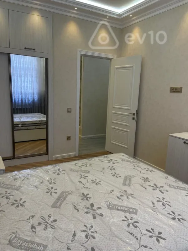 Kirayə verilir 4 otaqlı yeni tikili 130 m²