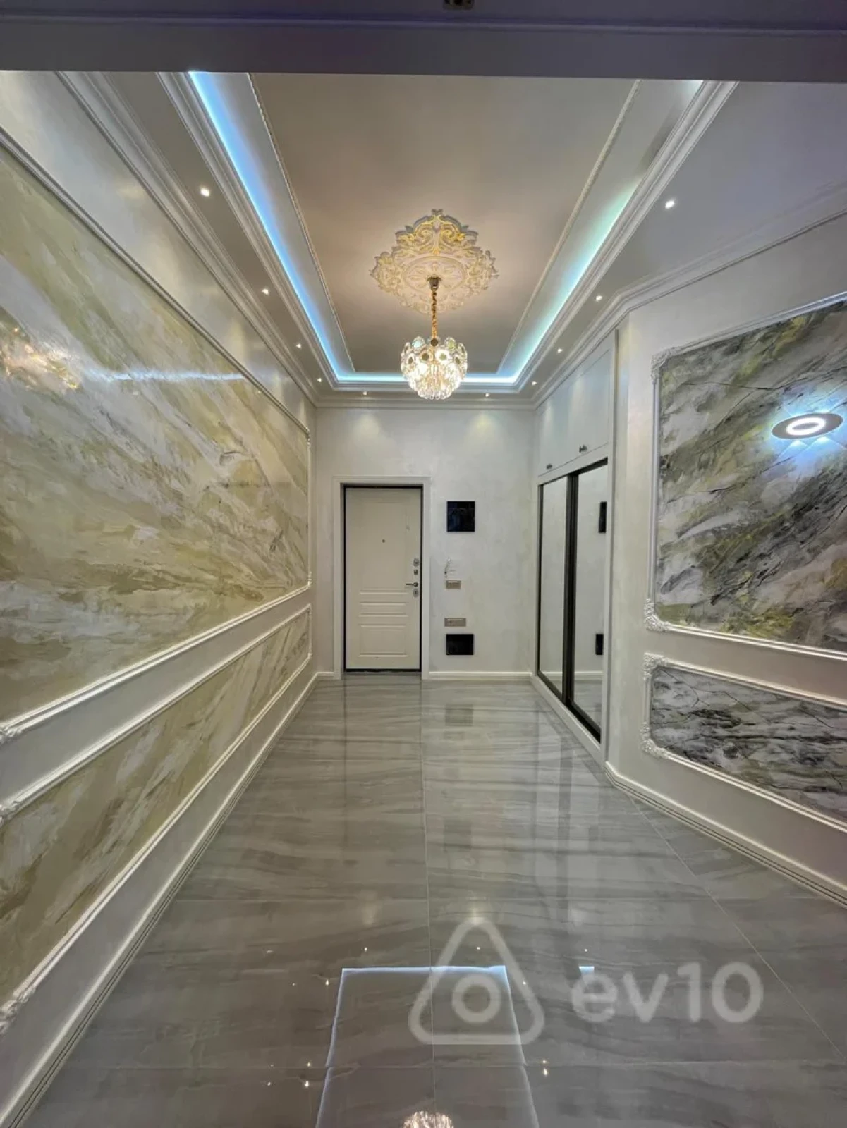 Kirayə verilir 4 otaqlı yeni tikili 130 m²