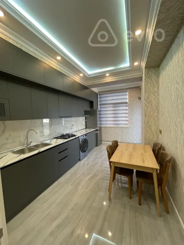 Kirayə verilir 4 otaqlı yeni tikili 130 m²