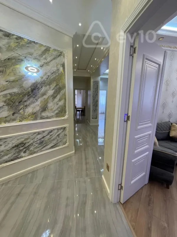 Kirayə verilir 4 otaqlı yeni tikili 130 m²