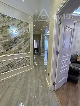 Kirayə verilir 4 otaqlı yeni tikili 130 m²