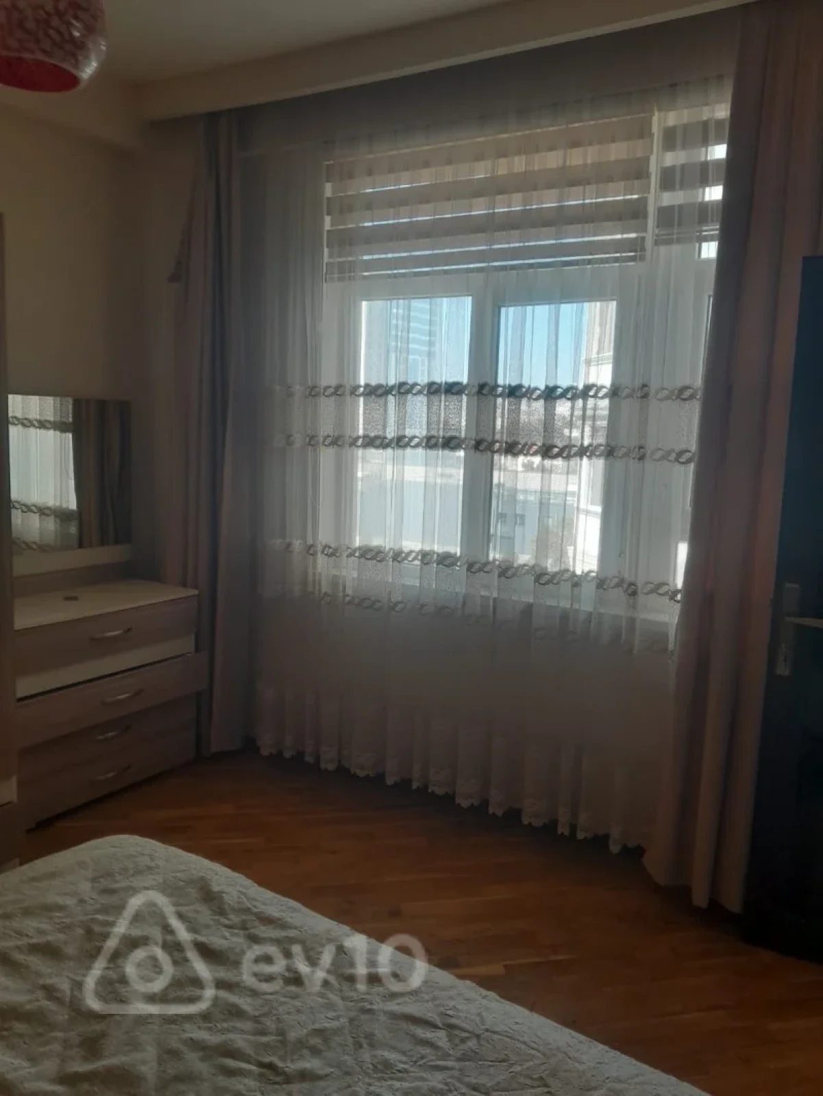 Kirayə verilir 2 otaqlı yeni tikili 75 m²
