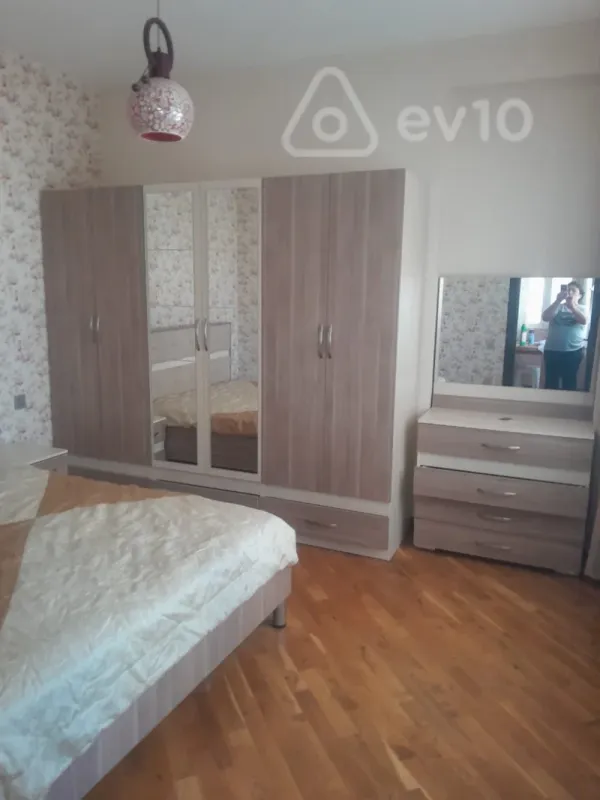 Kirayə verilir 2 otaqlı yeni tikili 75 m²