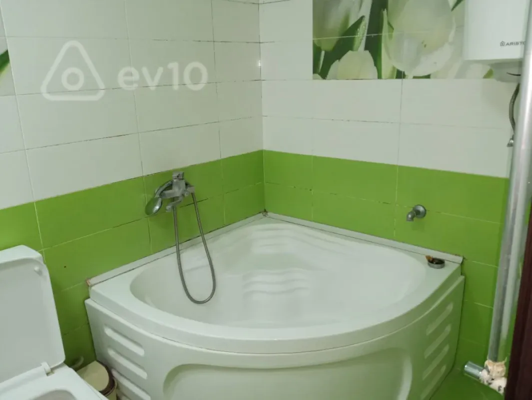 Kirayə verilir 2 otaqlı yeni tikili 75 m²