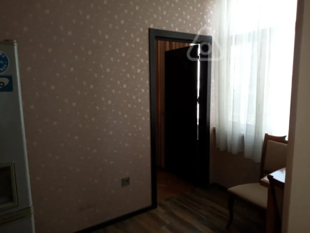 Kirayə verilir 2 otaqlı yeni tikili 75 m²