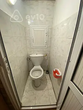 Kirayə verilir 2 otaqlı köhnə tikili 45 m²