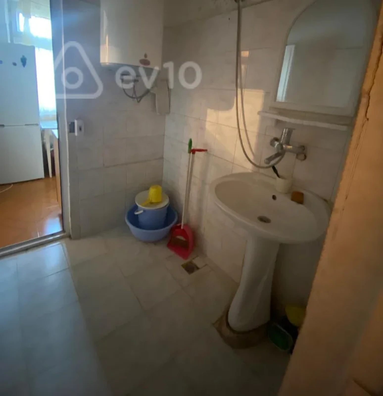 Kirayə verilir 2 otaqlı köhnə tikili 45 m²