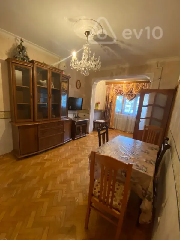 Kirayə verilir 2 otaqlı köhnə tikili 45 m²