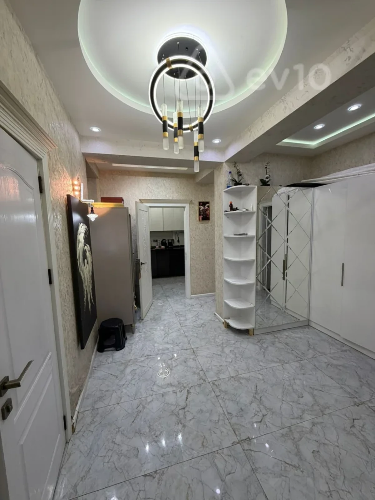 Satılır 3 otaqlı yeni tikili 90 m²