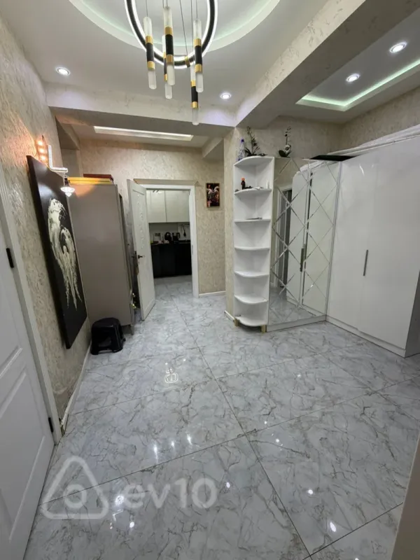 Satılır 3 otaqlı yeni tikili 90 m²