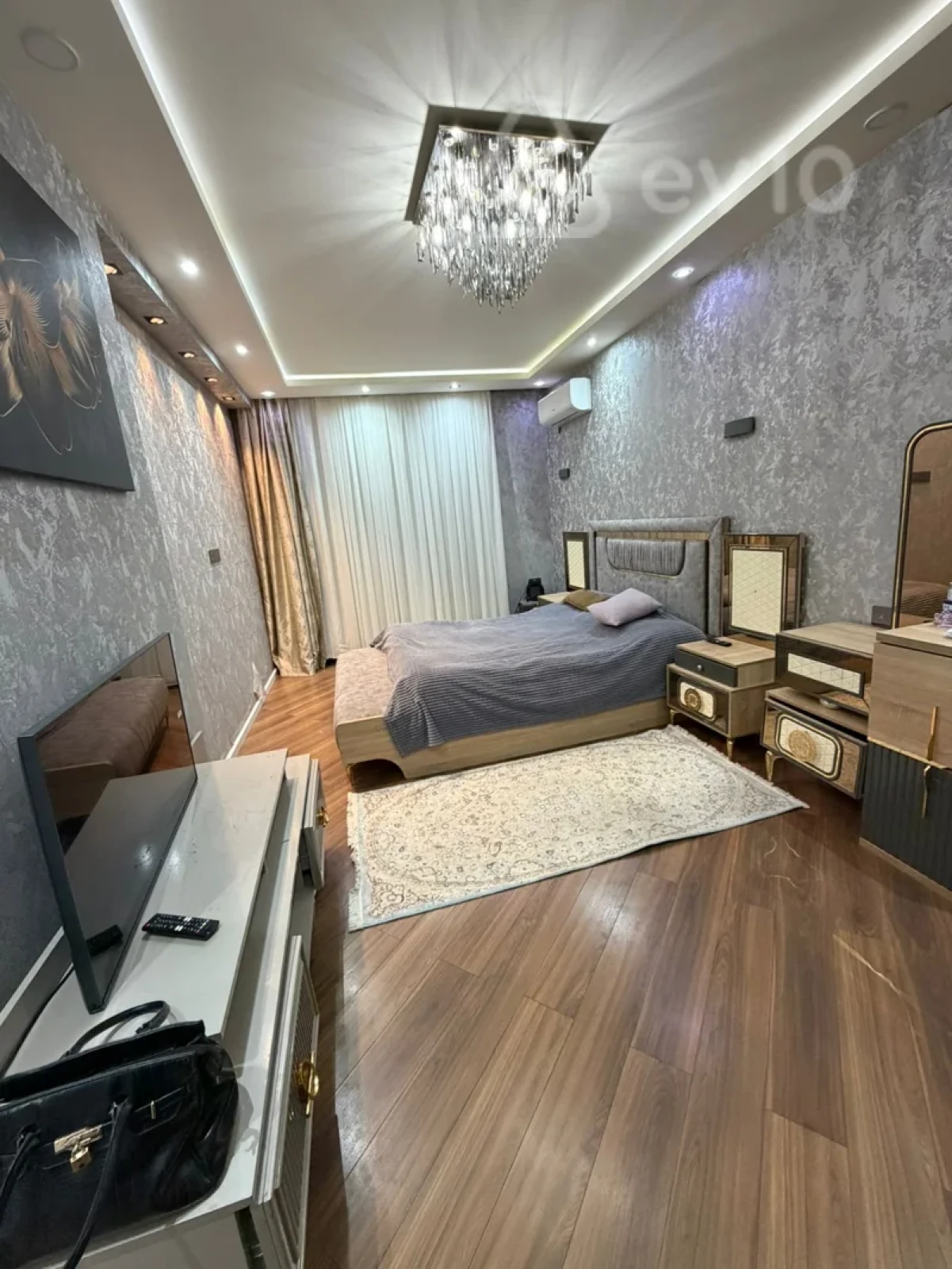 Satılır 3 otaqlı yeni tikili 90 m²