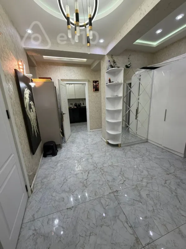 Satılır 3 otaqlı yeni tikili 90 m²