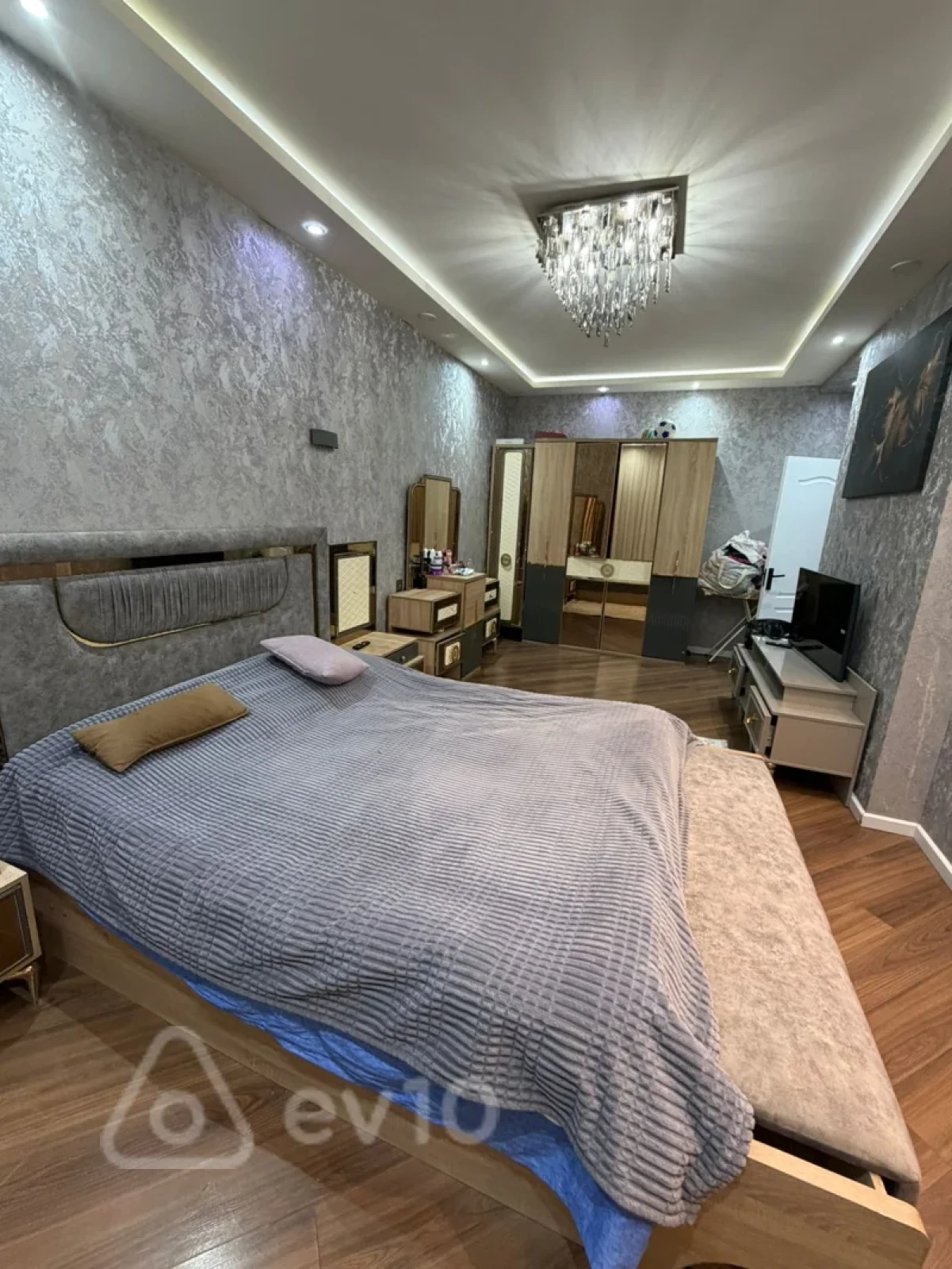 Satılır 3 otaqlı yeni tikili 90 m²