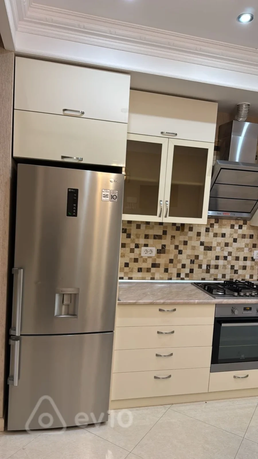 Kirayə verilir 3 otaqlı yeni tikili 95 m²